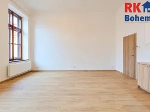 Pronájem bytu 1+kk, Český Brod, nám. Arnošta z Pardubic, 38 m2
