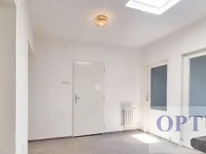 Pronájem rodinného domu, Praha - Háje, K jezeru, 306 m2