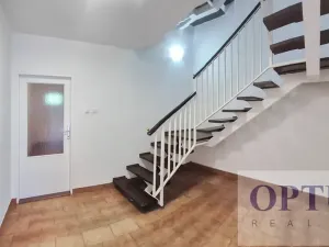 Pronájem rodinného domu, Praha - Háje, K jezeru, 306 m2
