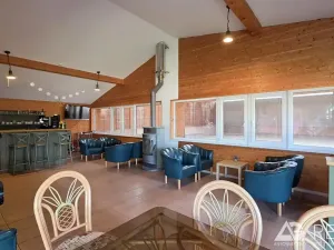 Prodej zemědělského objektu, Úžice, 5128 m2
