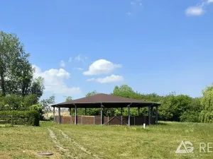 Prodej zemědělského objektu, Úžice, 5128 m2