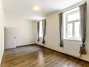Pronájem bytu 1+kk, Praha - Holešovice, Na Maninách, 31 m2