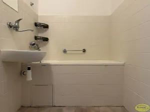 Pronájem bytu 1+1, Kroměříž, Velehradská, 34 m2