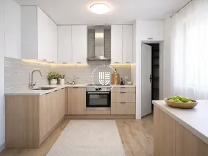 Prodej vícegeneračního domu, Jesenice, 383 m2