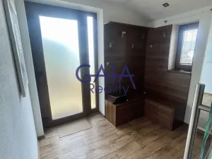 Pronájem rodinného domu, Vlkoš, 200 m2