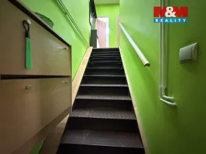 Prodej atypického bytu, Měšice, U školky, 118 m2