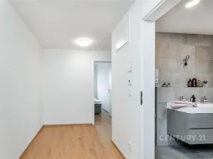 Pronájem bytu 2+kk, Praha, 45 m2