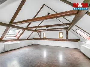 Prodej činžovního domu, Holýšov, náměstí 5. května, 230 m2