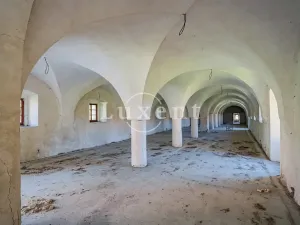 Prodej komerční nemovitosti, Vršovice, 5100 m2