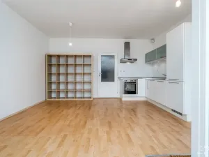 Prodej bytu 1+kk, Praha - Kbely, Pod Nouzovem, 34 m2