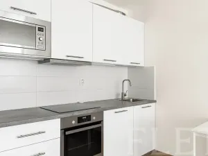 Pronájem bytu 2+kk, Praha - Vysočany, Pod Harfou, 48 m2