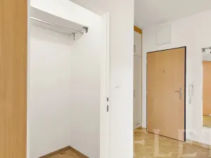Pronájem bytu 2+kk, Praha - Vysočany, Pod Harfou, 48 m2