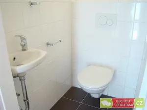 Pronájem bytu 1+kk, Praha - Karlín, Sokolovská, 37 m2