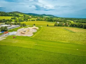 Prodej komerčního pozemku, Omlenice, 2175 m2