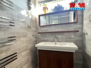 Prodej rodinného domu, Knovíz, 214 m2