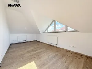 Pronájem rodinného domu, Praha - Křeslice, Borůvková, 220 m2