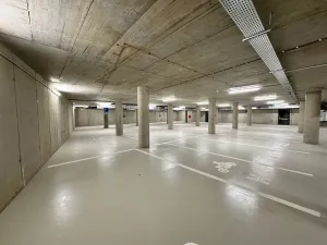 Pronájem garážového stání, Brno, Opuštěná, 13 m2