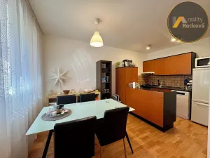 Prodej bytu 3+1, Praha - Prosek, Pískovcová, 67 m2
