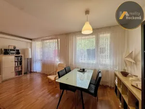 Prodej bytu 3+1, Praha - Prosek, Pískovcová, 67 m2