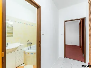 Pronájem bytu 2+kk, Praha - Kbely, Luštěnická, 49 m2