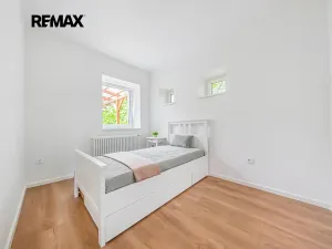 Prodej rodinného domu, Hřebeč, V háji, 165 m2