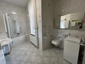 Prodej bytu 3+kk, Karlovy Vary, Poděbradská, 105 m2