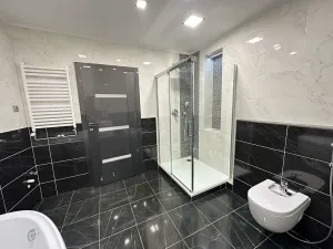Prodej bytu 4+1, Karlovy Vary, Vřídelní, 160 m2