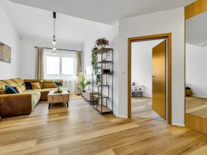 Prodej bytu 3+kk, Šestajovice, Komenského, 116 m2
