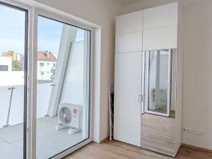 Pronájem kanceláře, Brno, Komárovská, 29 m2