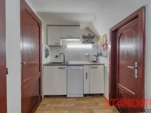Prodej komerční nemovitosti, Chrášťany, Plzeňská, 207 m2