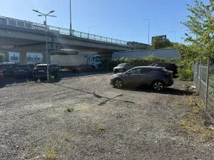 Pronájem komerčního pozemku, Praha, Radiová, 100 m2