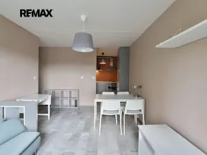 Pronájem bytu 2+kk, Praha - Stodůlky, U jezera, 42 m2