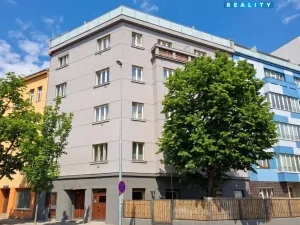 Pronájem bytu 1+kk, Praha - Vršovice, Petrohradská, 30 m2
