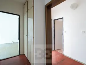 Pronájem bytu 3+1, Praha - Kobylisy, Kyselova, 64 m2