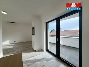 Pronájem bytu 1+kk, Brno, Táborská, 35 m2