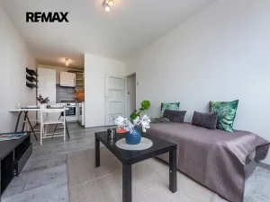 Prodej bytu 2+kk, Praha - Kobylisy, Třebenická, 41 m2