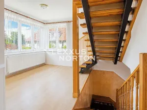 Pronájem rodinného domu, Praha - Řepy, Doubravínova, 480 m2