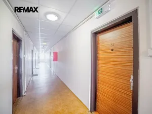 Prodej bytu 1+kk, Praha - Háje, Bajkonurská, 27 m2