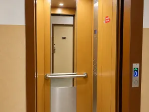 Prodej bytu 1+1, Praha - Vysočany, Kolbenova, 80 m2