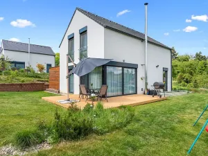 Prodej rodinného domu, Kamenice, Lužní, 141 m2