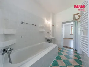Prodej bytu 1+1, Karlovy Vary - Dvory, Kpt. Jaroše, 40 m2