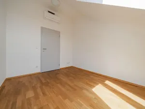 Pronájem bytu 4+1, Praha - Smíchov, Štefánikova, 147 m2