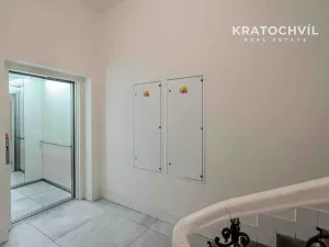 Pronájem bytu 1+kk, Praha - Bubeneč, Korunovační, 32 m2