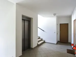 Pronájem bytu 3+kk, Praha - Libeň, Nad Okrouhlíkem, 92 m2