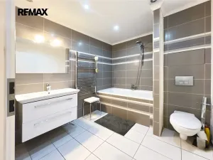 Prodej činžovního domu, Praha - Ďáblice, Kokořínská, 2120 m2