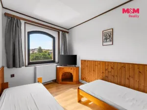 Prodej ubytování, Lomnice nad Popelkou, Poděbradova, 600 m2