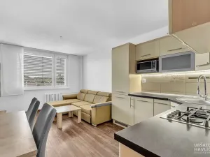 Pronájem bytu 2+kk, Hradec Králové, třída Edvarda Beneše, 49 m2