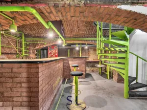Prodej obchodního prostoru, Praha - Vysočany, Novovysočanská, 222 m2