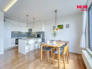 Prodej bytu 3+kk, Praha - Vysočany, Sousedíkova, 72 m2