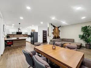 Prodej rodinného domu, Mělnické Vtelno - Radouň, Mělnická, 221 m2
